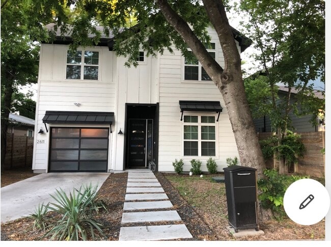 Main entrance - 2611 Diaz St