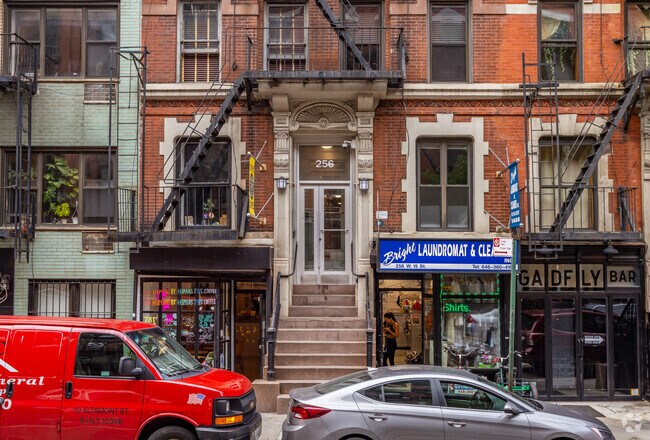 Foto del edificio - 256 W 15th St