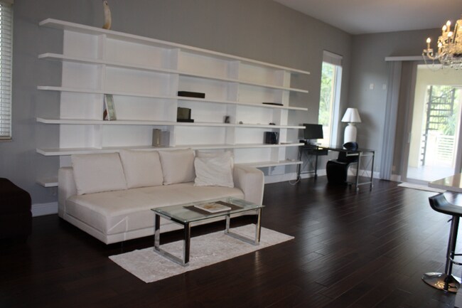 Foto del edificio - 5862 Homeland Rd