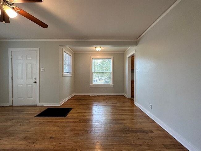 Building Photo - 4024 MacArthur Dr