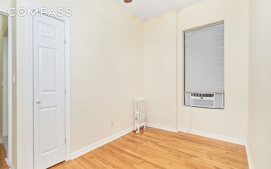 Primary Photo - 270 E 78th St