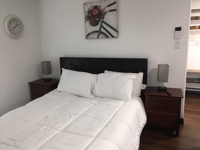 Queen Bed - 5611 Chartres St