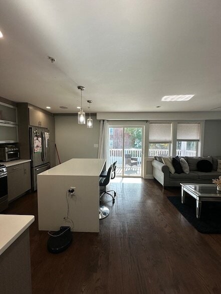 Photo - 13 Ruthven St Apartment