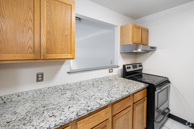 3BR, 1BA - Kitchen - Brookside Apartment Homes