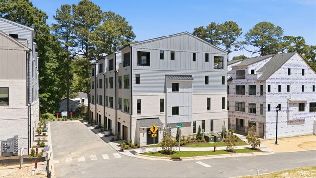 Foto del edificio - 403 Chatham View Rd