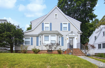 Building Photo - 15 Yates Ave