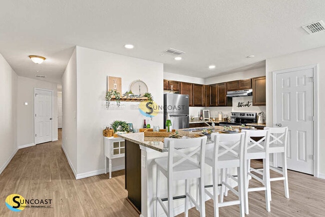 Building Photo - 585 Century 21 Dr
