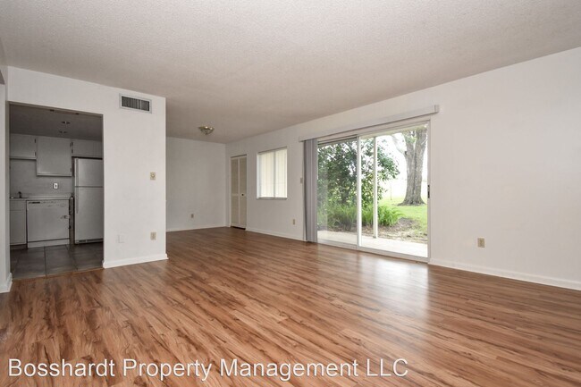 Building Photo - 2 br, 1.5 bath House - 610 Fairways Circle A