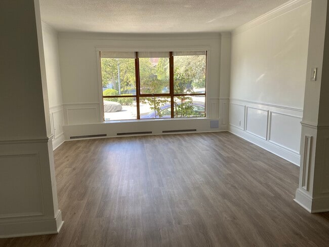 Building Photo - 2190 Bellevue Avenue