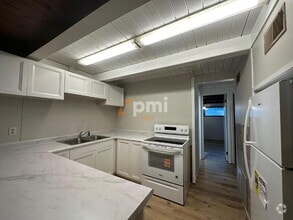 Building Photo - 517 Bies St