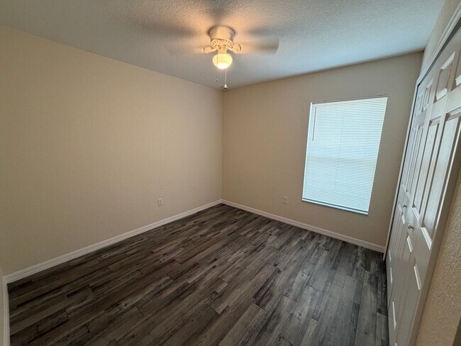 Foto del edificio - 8532 Juniper Rd