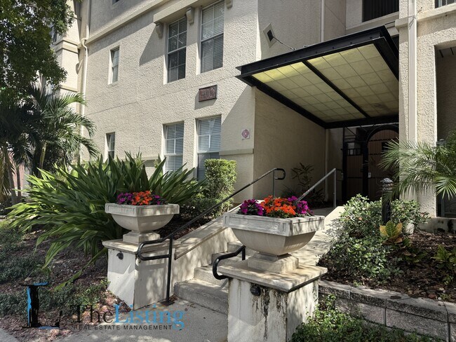 Foto del edificio - 402 S Armenia Ave