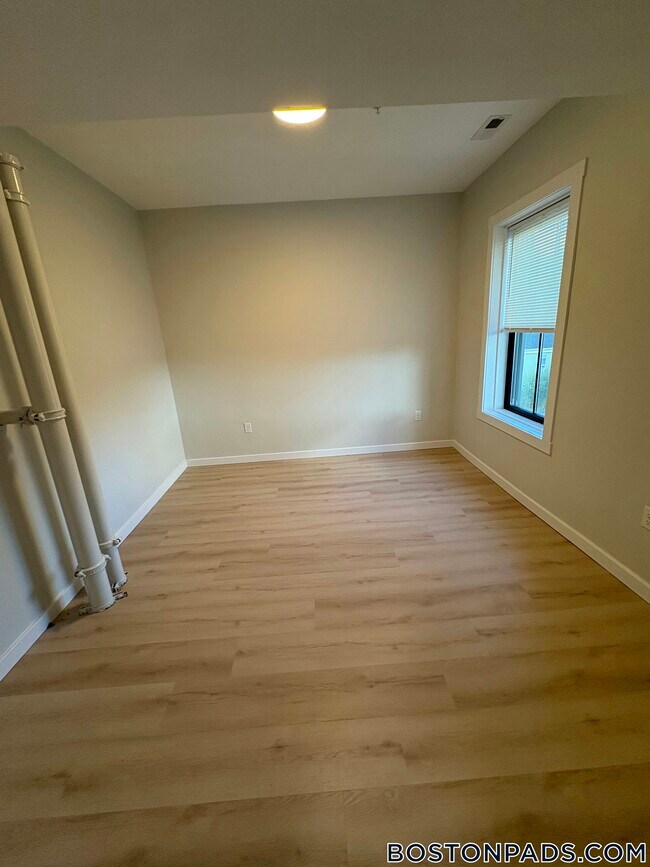 Foto del edificio - 28 Woodland St