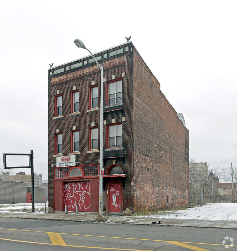 Building Photo - 2930 Cass Ave