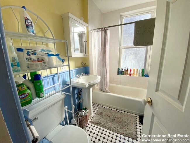 Building Photo - 31 Worthington St