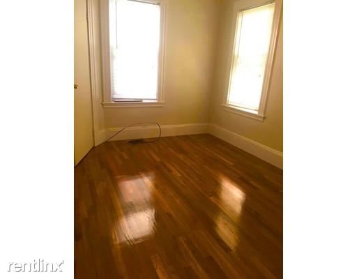 Building Photo - 10 Pinckney Pl