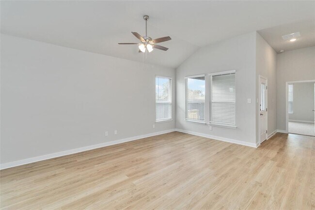 Building Photo - 1020 Staglin St