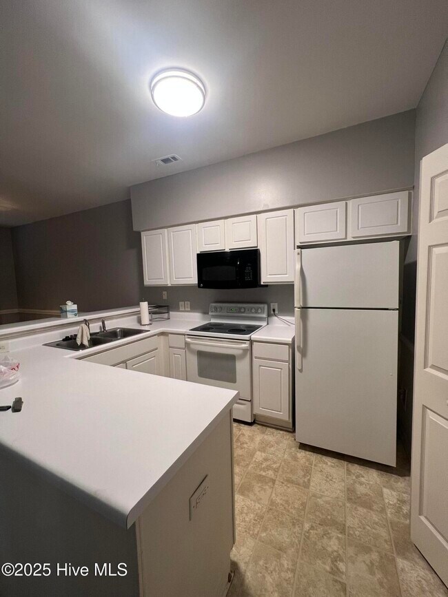 Foto del edificio - 2221 Locksley Woods Dr