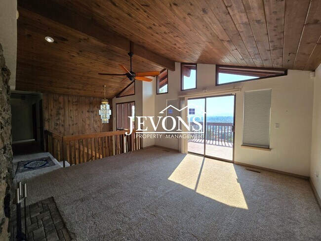 Building Photo - Lovely 3-bedroom home with fully equipped ...