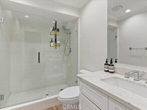 Building Photo - 8 Sandbar Dr