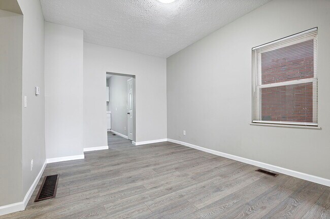 Building Photo - 461 N Monroe Ave