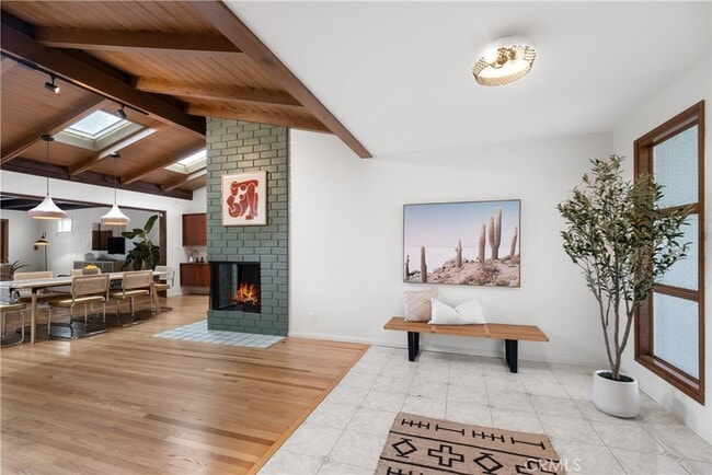 Building Photo - 740 Figueroa Dr