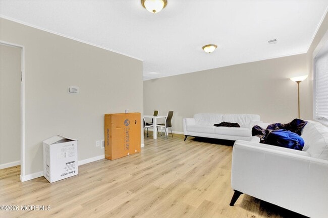 Foto del edificio - 972 Woodgate Ave