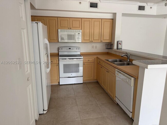 Foto del edificio - 6861 SW 44th St