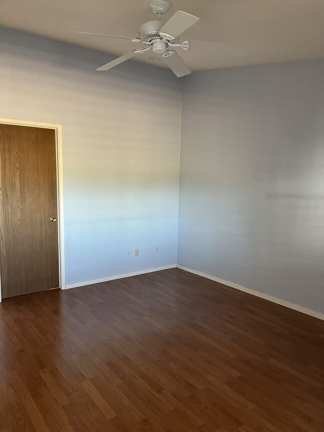 Foto del edificio - 2 bed 1 bath washer/dryer