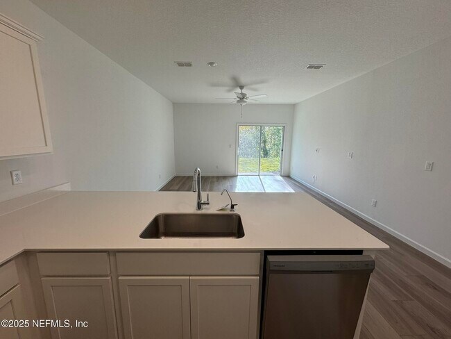 Building Photo - 578 Holly Lks Dr