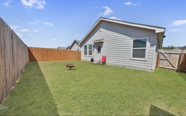 Foto del edificio - 4518 Meadowland Pl
