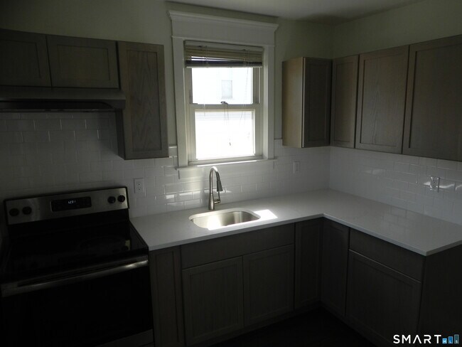 Foto del edificio - 67 Fairfield Ave