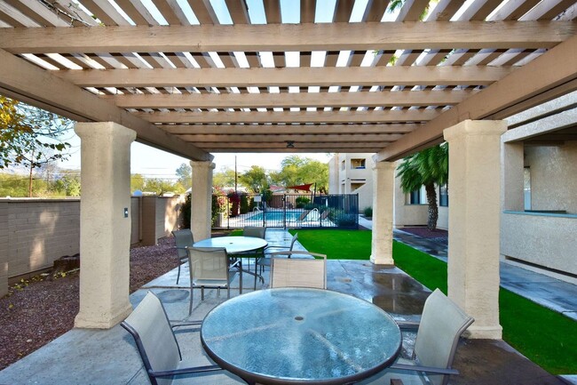 Interior Photo - The Fountains