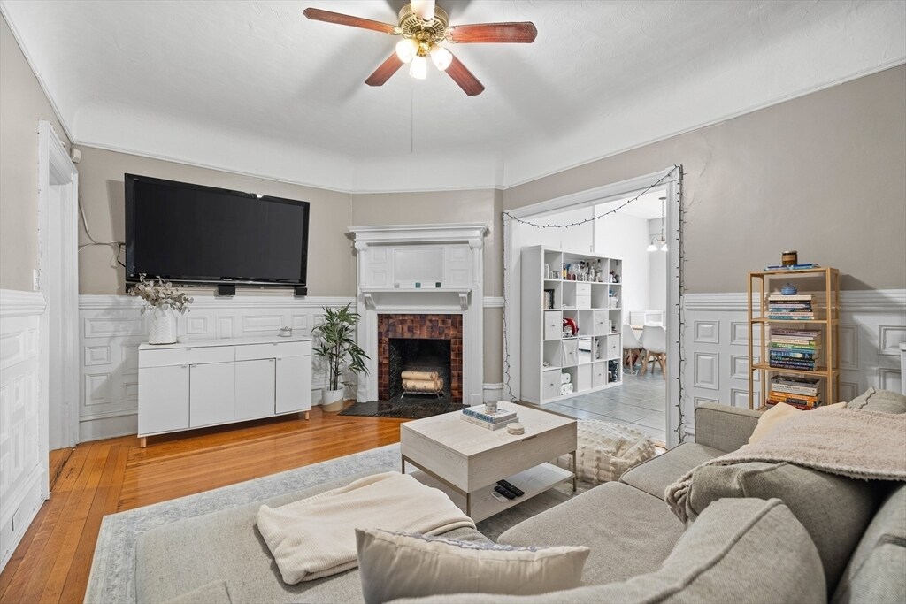 Primary Photo - 265 Beacon St