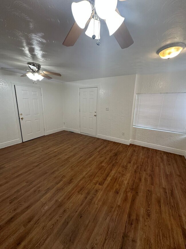 Foto del edificio - Charming 2 Bedroom House!