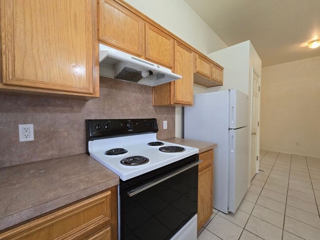 Foto del edificio - RENT REDUCTION - AVAILABLE NOW!