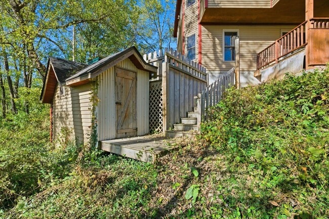 Building Photo - 102 N Gaw St