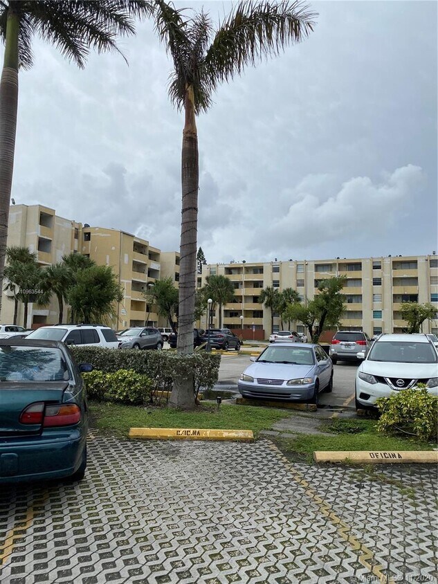 Primary Photo - 10000 NW 80th Ct