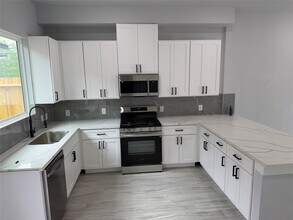 Building Photo - 8706 Southview St