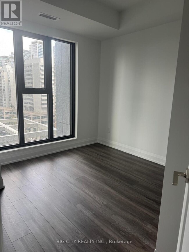 Building Photo - 20 Soudan Ave