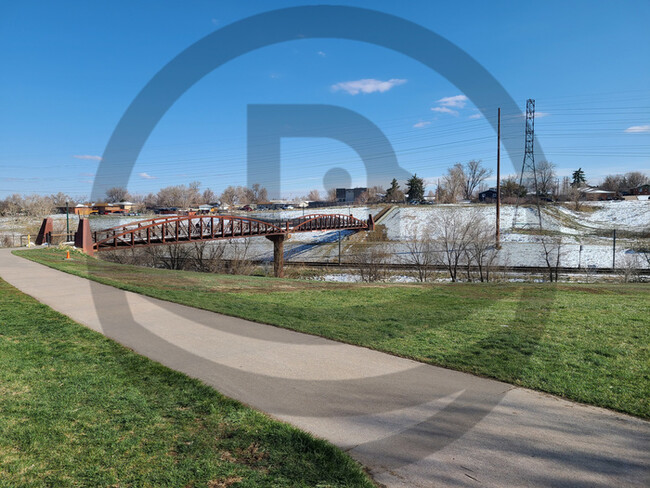 Building Photo - 1227 Tennyson St
