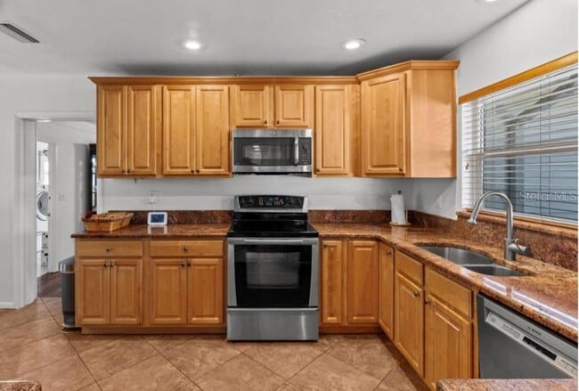 Foto del edificio - 2516 Roberta St