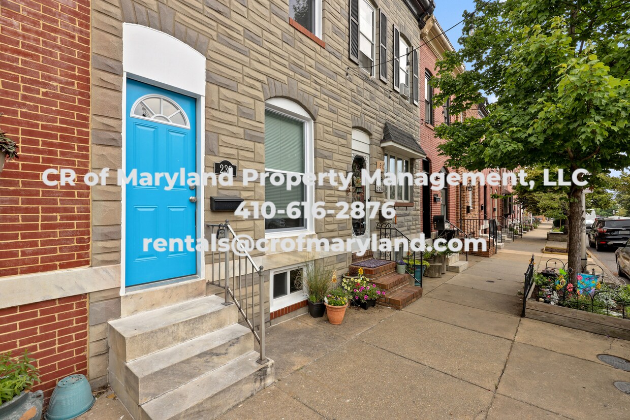 Primary Photo - Come check out this spacious 2BD, 2BR town...