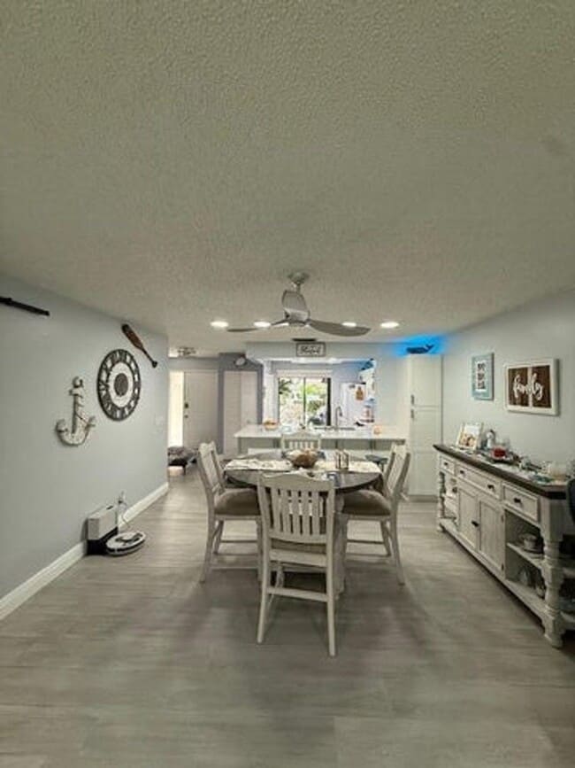 Foto del edificio - 131 Manchineel Ct