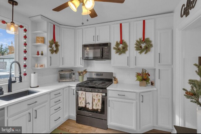 Foto del edificio - 132 S Main St