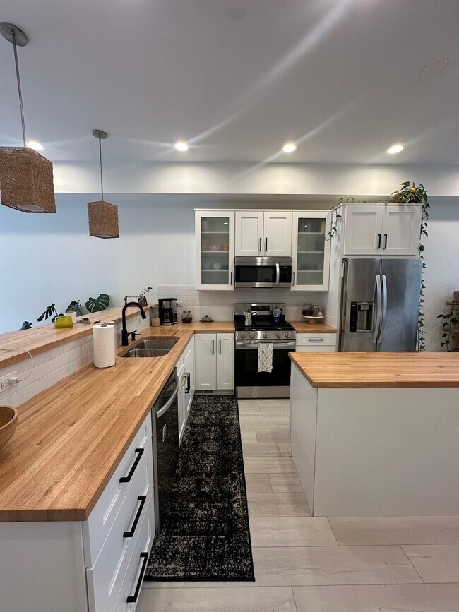 Foto del edificio - 1159 W 17th St