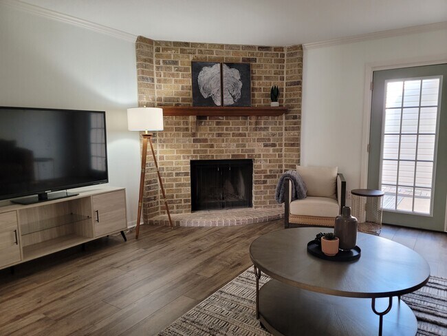 Foto del edificio - 1005 Park Meadow Dr