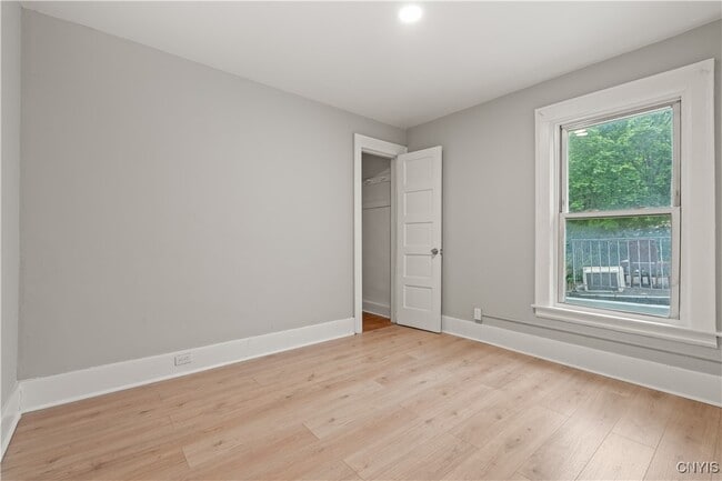 Foto del edificio - 712 Oak St