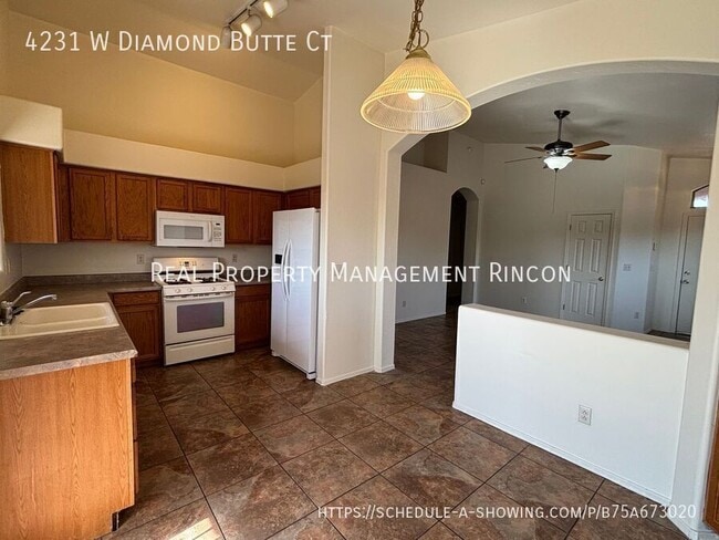 Foto del edificio - 4231 W Diamond Butte Ct