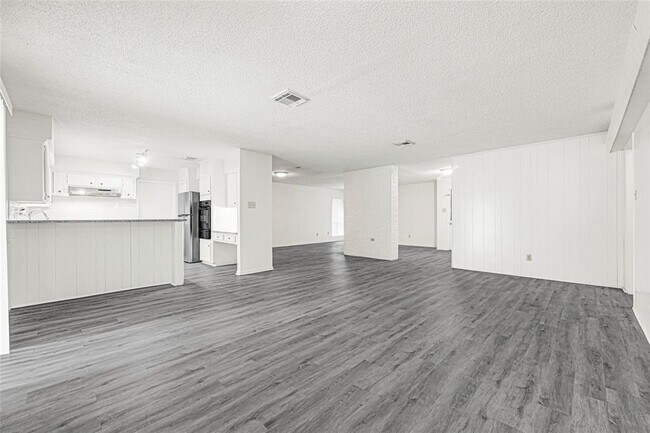 Foto del edificio - 1231 Country Ln